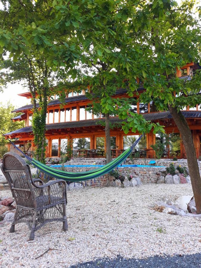 Guest House Mala Prica Zivinice Екстер'єр фото