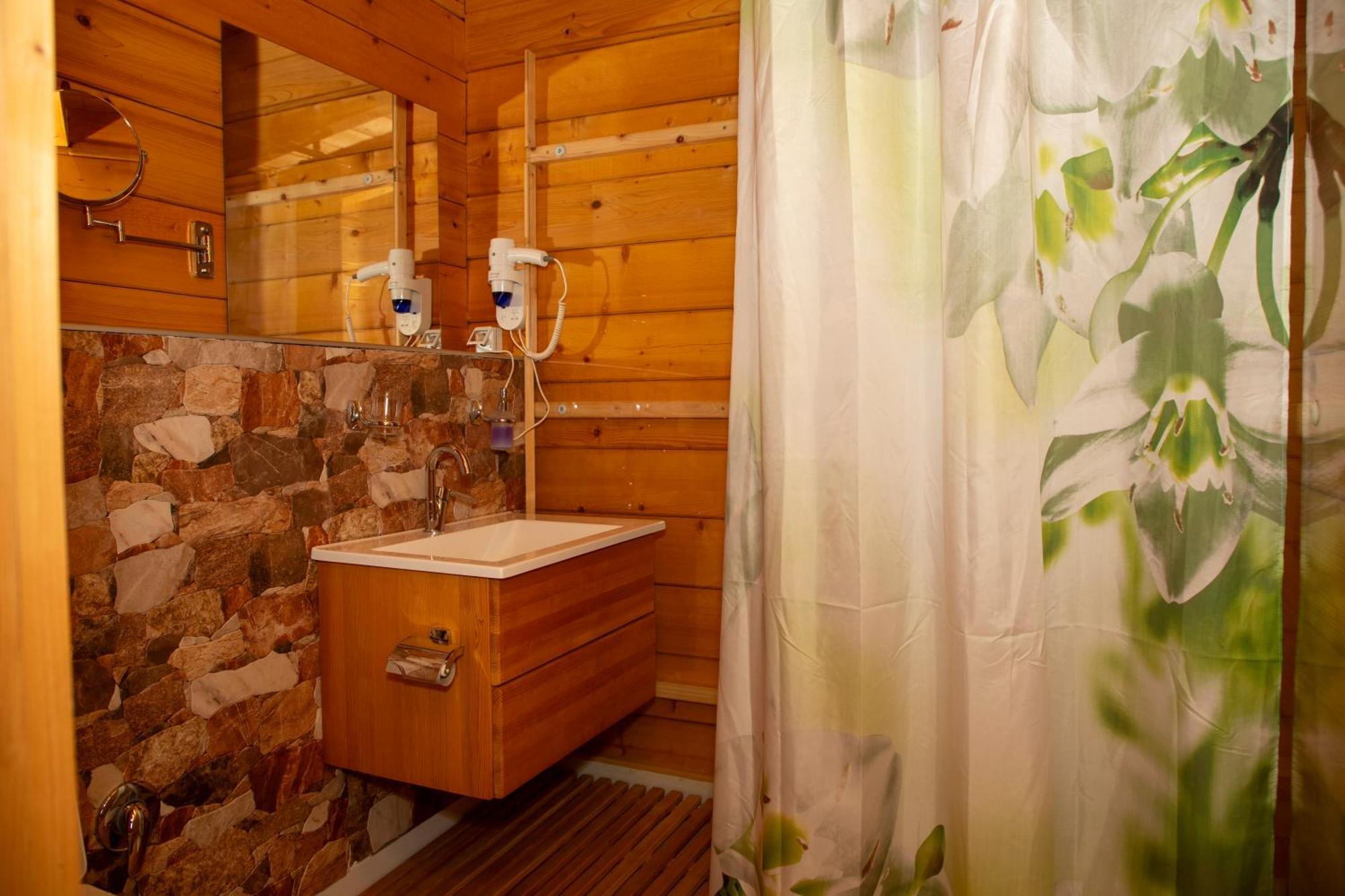 Guest House Mala Prica Zivinice Екстер'єр фото