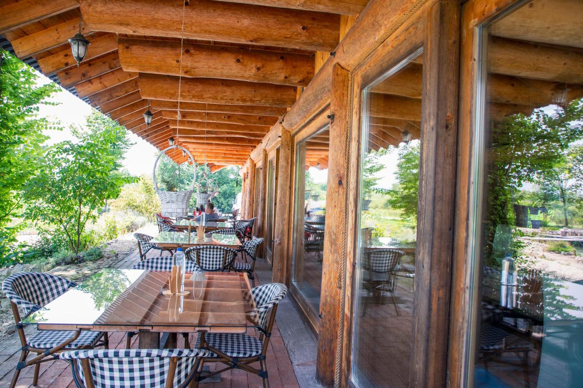 Guest House Mala Prica Zivinice Екстер'єр фото