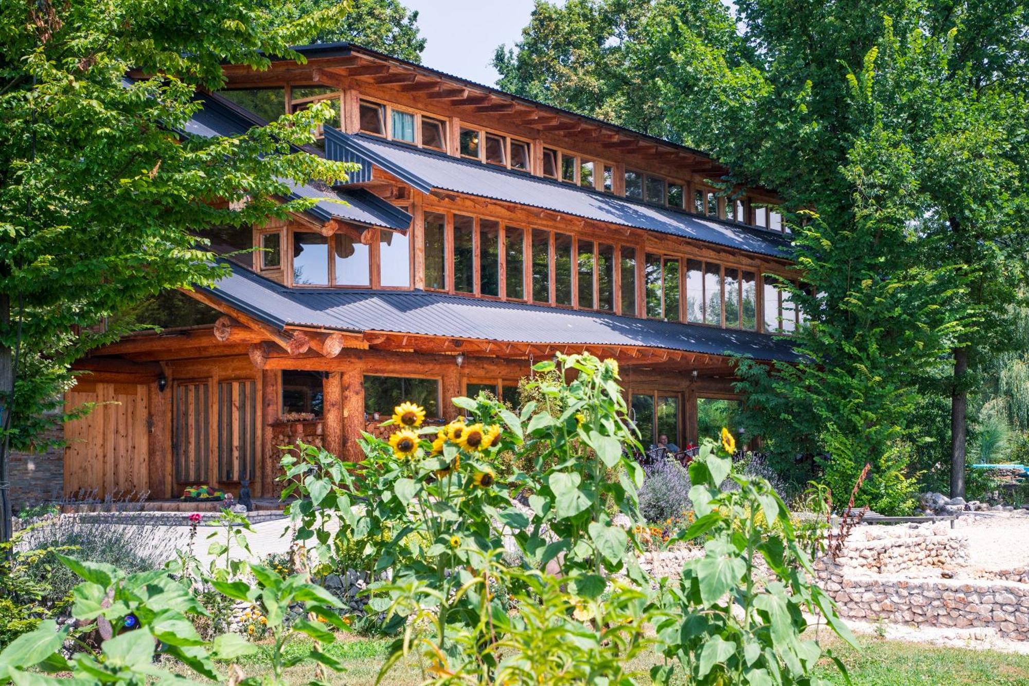 Guest House Mala Prica Zivinice Екстер'єр фото
